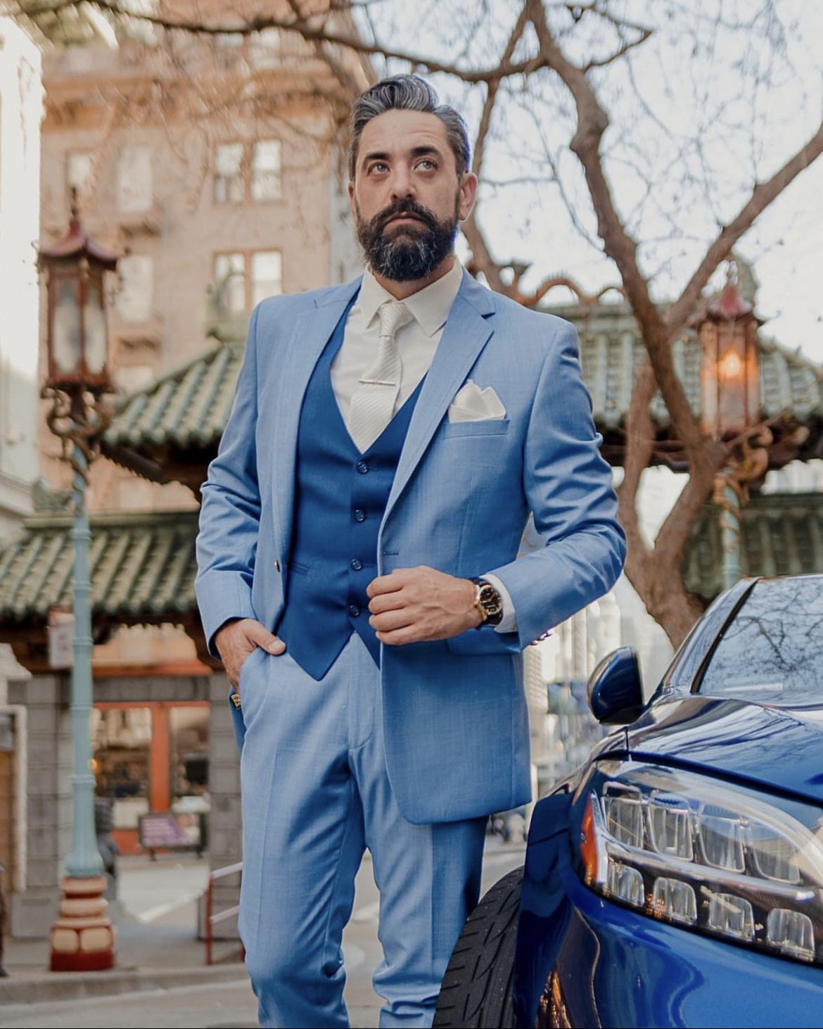 Natural light portrait photography - authentic presence for editorial and advertising campaigns